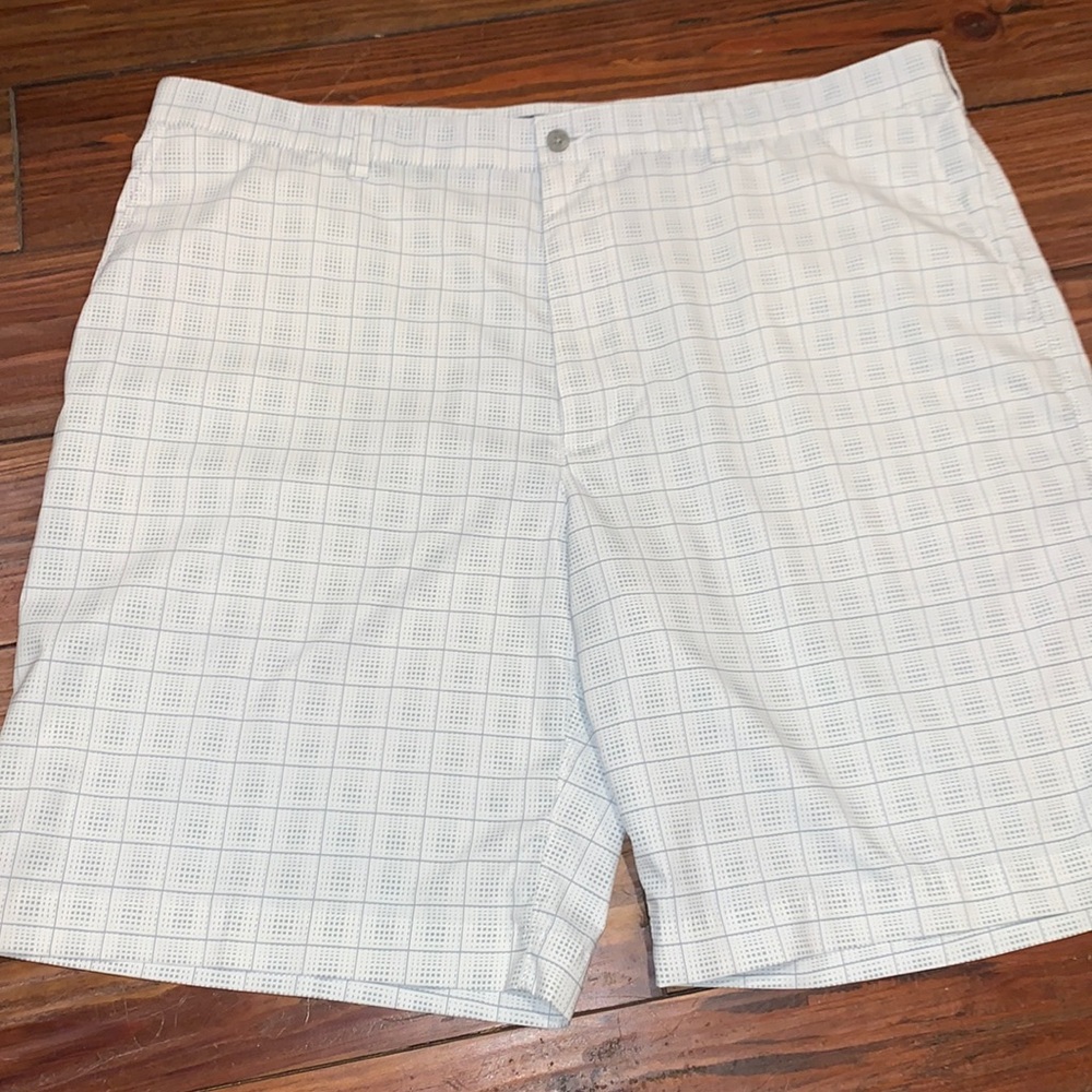 PGA Tour men’s white golf shorts 42